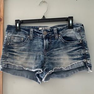 Buckle daytrip shorts